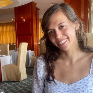 Meet your Posher, Kayla